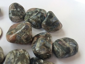 Que Sera (Vulcanite) tumbled stone – The Crystal Chalice